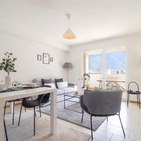 Modern Apartment Close To Martigny Train Station Exteriör bild