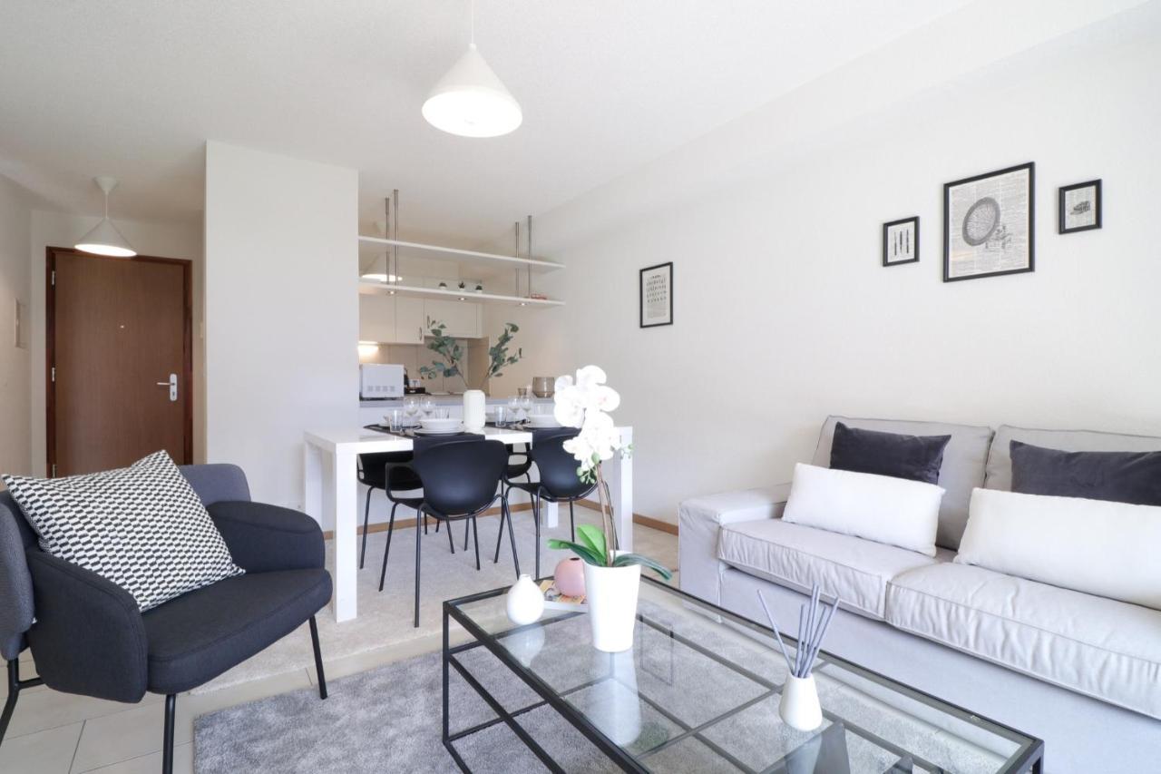 Modern Apartment Close To Martigny Train Station Exteriör bild