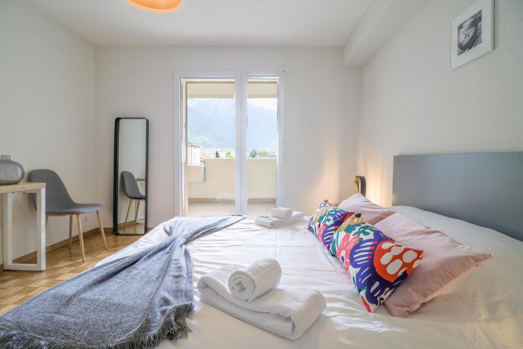 Modern Apartment Close To Martigny Train Station Exteriör bild