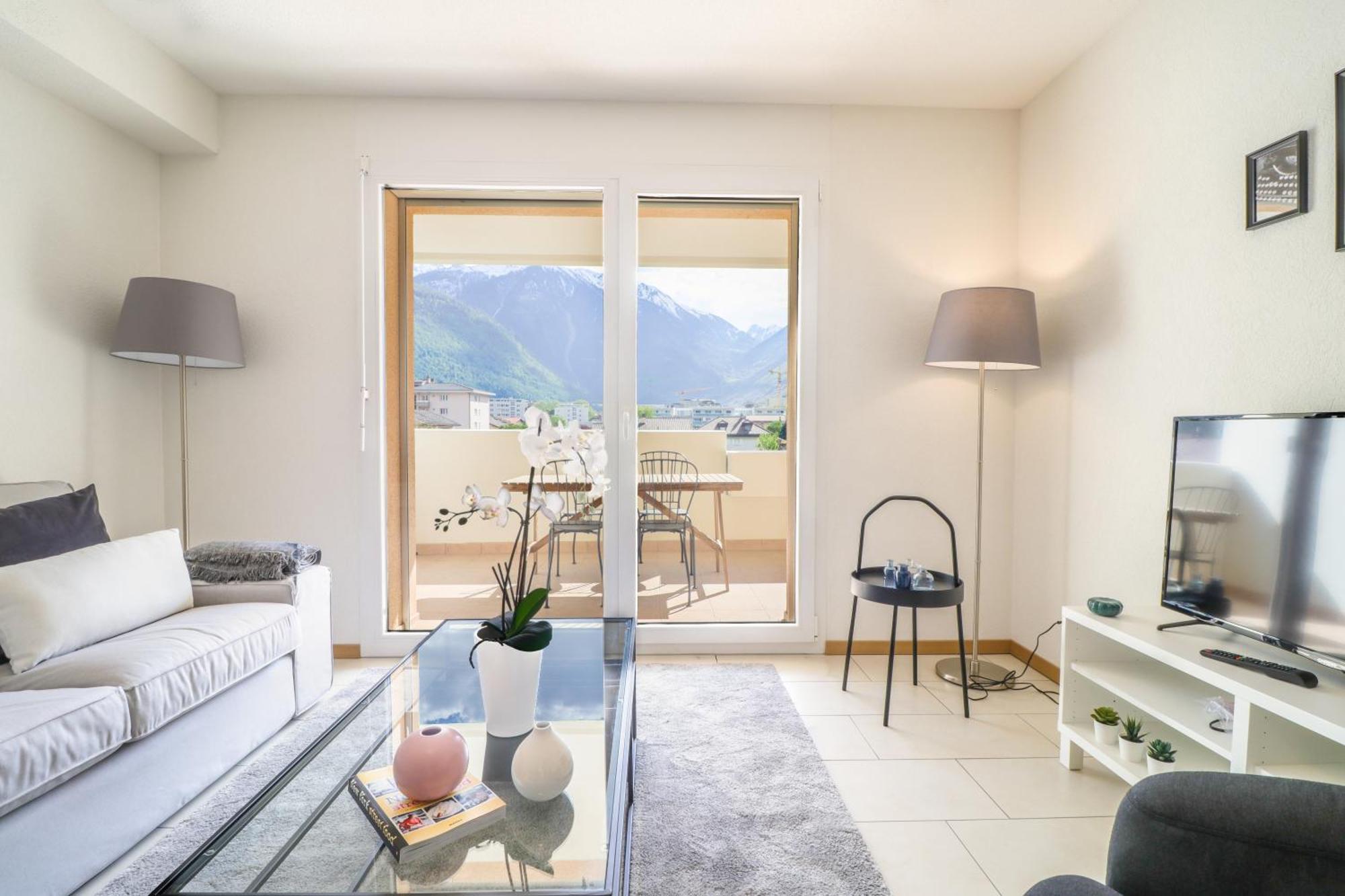 Modern Apartment Close To Martigny Train Station Exteriör bild