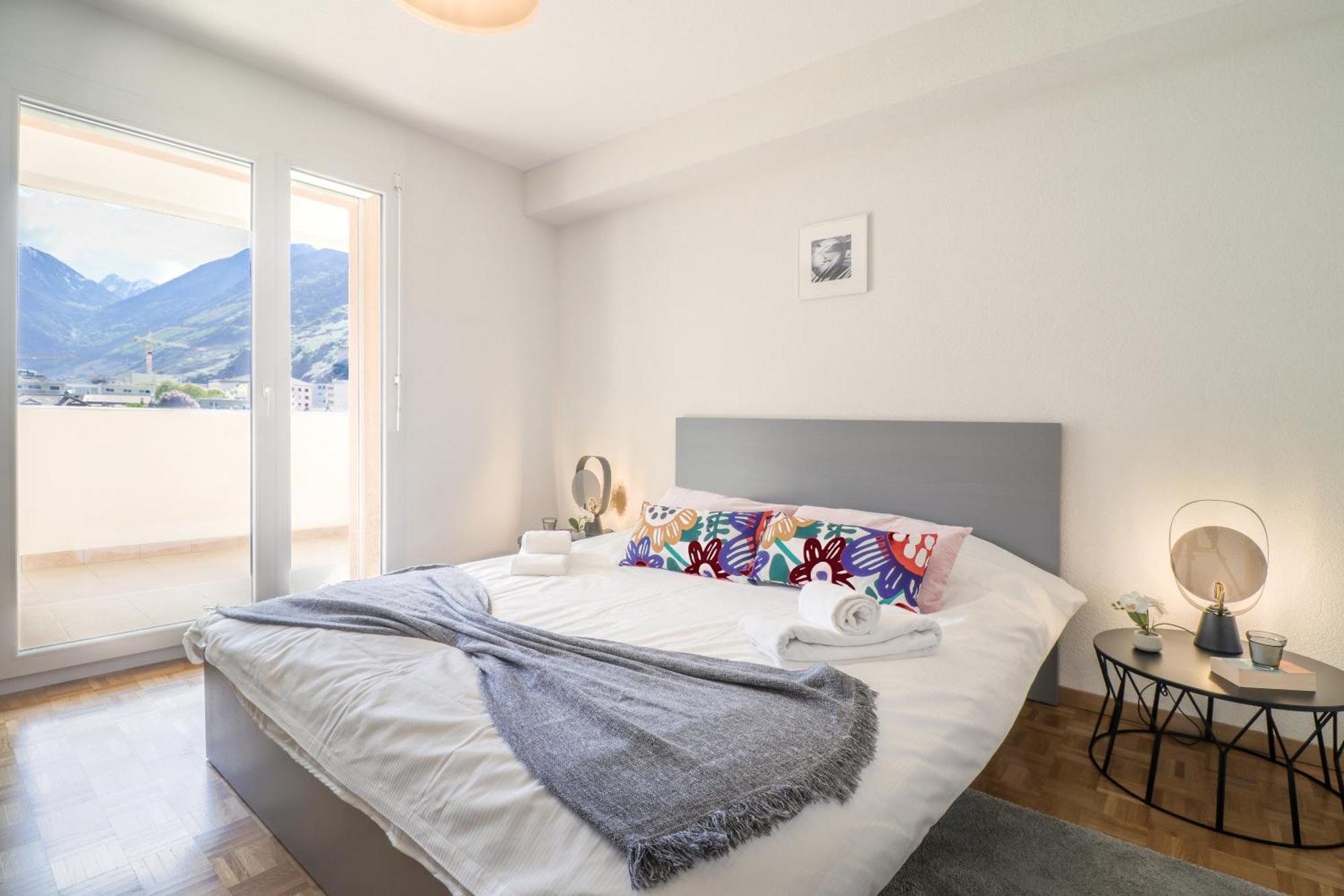 Modern Apartment Close To Martigny Train Station Exteriör bild